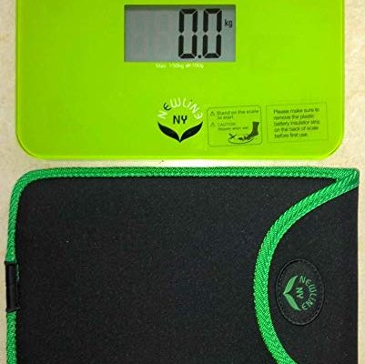 NewlineNY Step On Super Mini Smallest Travel Bathroom Scale with Trip Protection Sleeve: SBB0638SM-GN (Green) + NY-SMS-S001-BG Review